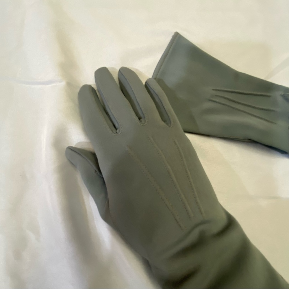 Vtg gray dress gloves,no sizing but fit like M - Picture 4 of 4